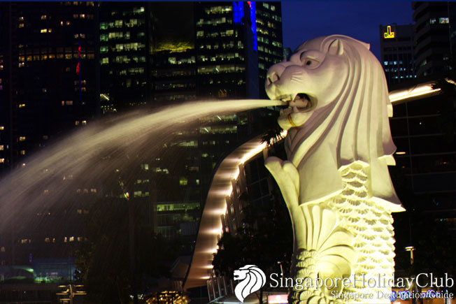 มาดู Merlion พ่นน้ำที่ Marina Bay